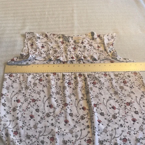 LOFT White Floral Cap Sleeve Blouse XL Pit to Pit 25” Preworn   SO PRETTY - Picture 10 of 13